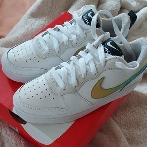 Nike Kids Court Borough Low Sneakers